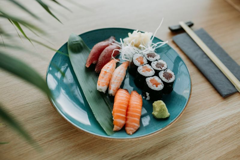 wasabi ăn cùng sushi